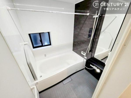 ���� �L�X�o�X�ň���̔������t���b�V���B�����L�΂���̂ŁA�����ɂ��������ƐZ����܂��ˁI�����̃o�X�^�C�����y���݂ɂȂ�܂��B