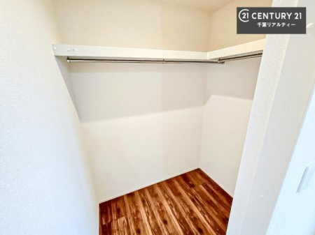 ���[ �E�H�[�N�C���N���[�[�b�g���t���[�X�y�[�X�t���ł��B��������̂��m���Ȃǂ����[���Ă��������ł��ˁI���ɂ���@�������ȂǋG�ߕ��̑傫�ȉƓd�����[�ł��܂��I