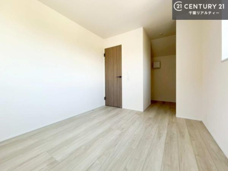 �m�� ���[�X�y�[�X�����Ă��܂��I�������X�b�L�����ڂ��鎖���ł��܂��ˁB
�Ƌ��I�΂Ȃ��V���v���ȃf�U�C���ׁ̈A�Ƌ��I�΂����C�ɓ���̋�ԍ�肪�ł������ł��ˁB