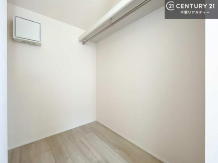 ���[ �E�H�[�N�C���N���[�[�b�g�t���ł��B��������̂��m���Ȃǂ����[���Ă��������ł��ˁI���ɂ���@�������ȂǋG�ߕ��̑傫�ȉƓd�����[�ł��܂��I