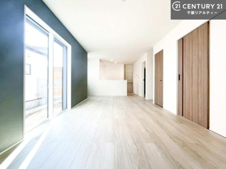 ���r���O �傫�ȑ����炽���Ղ�̗z���������閾�邢���r���O�B�J�����̂��郊�r���O�ŉƑ��c���̂��났�̎��Ԃ��߂����܂��I