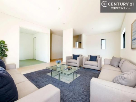 ���r���O �Ƌ��CG�p�[�X�ł��B�J�����̂���L�XLDK�I�\�t�@�[��_�C�j���O�e�[�u����u���Ă������ɂȂ�Ȃ��̂ŉ��K�ɉ߂����܂��I�R�~���j�P�[�V���������₷�����r���O�ł��I