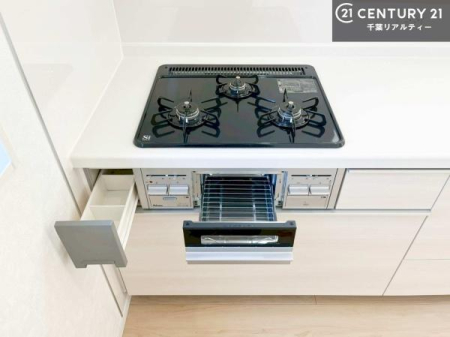 �L�b�`�� �R�����͎O������̂ł������̓����i�s���ł��܂��B
�������O�����t���ł��B�����X�y�[�X���L�X���Ă���׍�Ƃ����₷���I�g�����肪�ǂ��V�X�e���L�b�`���ł��I