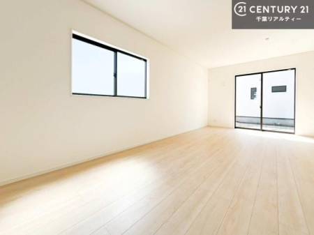 ���r���O �傫�ȑ����炽���Ղ�̗z���������閾�邢���r���O�B�J�����̂��郊�r���O�ŉƑ��c���̂��났�̎��Ԃ��߂����܂��I