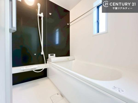 ���� �������������l�̕��͋C�̃o�X���[���́A�����o�Ă��ăo�X�^�C�����[���I
���d���撣���Ă��邲�J���ɂ��D�݂̍���̓����܂����āA�y����ł݂Ă͂������ł��傤���H