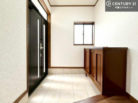 ���� �V���[�Y�{�b�N�X�t���Ȃ̂ŁA���ւ��Еt�����|�������₷���ł��I
�X�b�L���������ւŌ˂��J�����u�ԁA�������̂���S�n������Ԃ��o�}���Ă���܂��B
