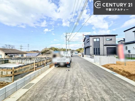 �O�ʓ��H�܂ތ��n�ʐ^ �O�ʓ��H��6���I�z����ǍD�ȗ��n�ł��B
�Ԍɓ��ꂪ���ȕ������S�ł��ˁB