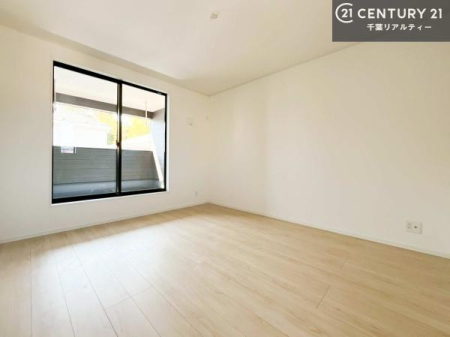 �Q�� �o���R�j�[�ɖʂ������邢�Q���B�S�n�悢�z���ƕ�����������J���I�ȋ�ԂŁA�������������Ƃ��߂������������܂��B