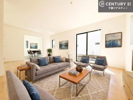 ���r���O �Ƌ��CG�p�[�X�ł��B�J�����̂���L�XLDK�I�\�t�@�[��_�C�j���O�e�[�u����u���Ă������ɂȂ�Ȃ��̂ŉ��K�ɉ߂����܂��I�R�~���j�P�[�V���������₷�����r���O�ł��I