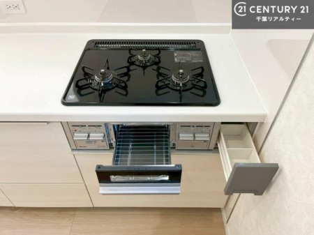 �L�b�`�� �R�����͎O������̂ł������̓����i�s���ł��܂��B
�������O�����t���ł��B�����X�y�[�X���L�X���Ă���׍�Ƃ����₷���I�g�����肪�ǂ��V�X�e���L�b�`���ł��I