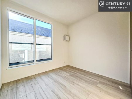 �m�� �o���R�j�[�ɖʂ��Ă���m���ł��B���邭�����肪����A���C����������ł��܂��I���N���āA�O�ɏo�Ĕw�L�т����[�ċz�����ǂ������}������邱�Ƃ��ł��܂��B