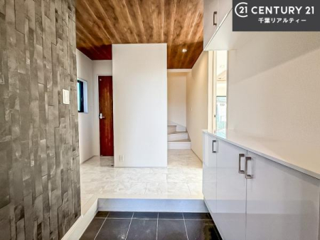 ���� ���ċA���Ă��Ă��A�������܁I�����������Ȃ�A�D�����}������Ă�����ԂɂȂ��Ă��܂��B
���邭��������錺�ւł��I