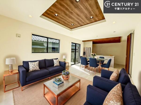 ���r���O �Ƌ��CG�p�[�X�ł��B�J�����̂���L�XLDK�I�\�t�@�[��_�C�j���O�e�[�u����u���Ă������ɂȂ�Ȃ��̂ŉ��K�ɉ߂����܂��I�R�~���j�P�[�V���������₷�����r���O�ł��I