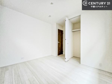 �Q�� �V���v���Ƀf�U�C������Ă��邽�߁A�Ƌ��I�т܂���I
���C�ɓ���̉Ƌ��u���Ă��낰���Ԃ���邱�Ƃ��ł��܂��B