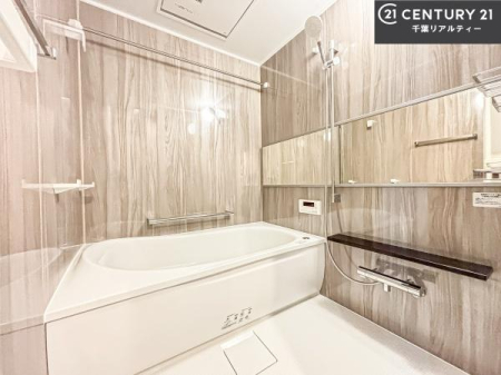 ���� �������������l�̕��͋C�̃o�X���[���́A�V�b�N�ȃf�U�C���Ńo�X�^�C�����[���I
���d���撣���Ă��邲�J���ɂ��D�݂̓����̓����܂����āA�y����ł݂Ă͂������ł��傤���H