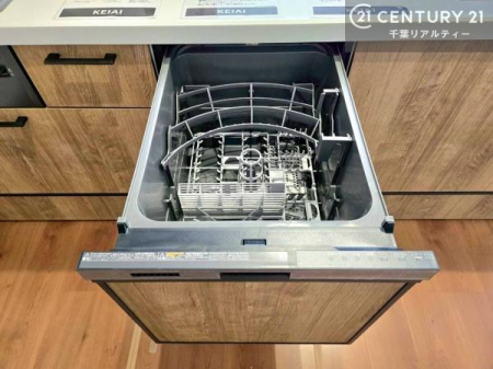 �L�b�`�� �H��@�t���̃L�b�`���ł��I�Z���������r��h�~�Ƃ��đ�ϊ��􂷂�֗��Ȏd�l�ł��I�r���g�C���Ȃ̂ŃL�b�`���̏ꏊ����炸�����X�y�[�X���L���g�����Ƃ��o���܂��I