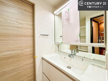 ���ʑ�E���ʏ� �g�Ȃ�𐮂�����ʏ��́A���������厖�ł��I������̐������̂��镵�͋C�����o�I�C�����悭���g�����������܂��B�L�X�����X�y�[�X���������ł��ˁI
