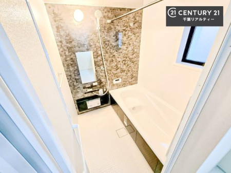 ���� �������������l�̕��͋C�̃o�X���[���́A�����o�Ă��ăo�X�^�C�����[���I
���d���撣���Ă��邲�J���ɂ��D�݂̓����̓����܂����āA�y����ł݂Ă͂������ł��傤���H