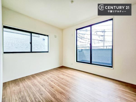 �Q�� �o���R�j�[�ɖʂ��Ă���m���ł��B���邭�����肪����A���C����������ł��܂��I���N���āA�O�ɏo�Ĕw�L�т����[�ċz�����ǂ������}������邱�Ƃ��ł��܂��B