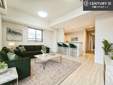 ���r���O �Ƌ��CG�p�[�X�ł��B�L�X�_�C�j���O�X�y�[�X�I������肨�H���B�΂��������y�������Ԃ��߂����܂��B���X�̔���������܂��I