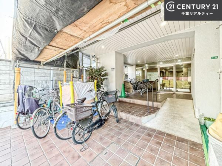 ���̑����p�� ���p�����E���֏�ł��B
���]�Ԃ�����΍s���͈͂��L���肨�o�����֗��ł��I�󂫏󋵂Ɋւ��Ă͂��C�y�ɂ��₢���킹��������