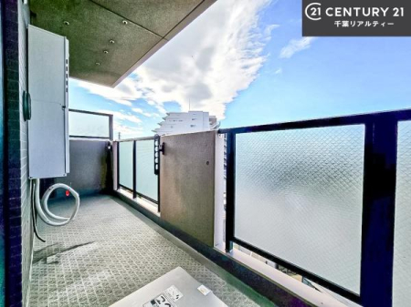 �o���R�j�[ �z������ǍD�ȃo���R�j�[�ł��I���ꂽ���ɂ͐�������n����J���I�Ȏ��Ԃ��y���߂܂��B
