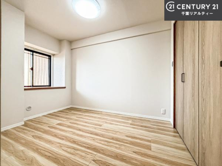 �Q�� �V���v���Ƀf�U�C������Ă��邽�߁A�Ƌ��I�т܂���I
���C�ɓ���̉Ƌ��u���Ă��낰���Ԃ���邱�Ƃ��ł��܂��B