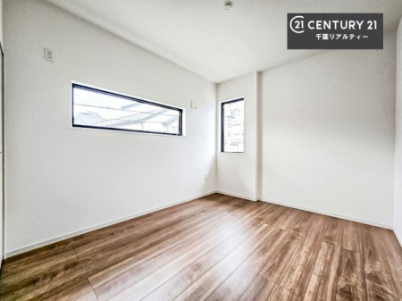 ���r���O�ȊO�̋��� �����Ղ���������������ގl���̗m���I������Ɩ��邳�����˔��������͓I��ԂŁA�v���C�x�[�g���Ԃ�L�Ӌ`�ɉ߂����܂��I