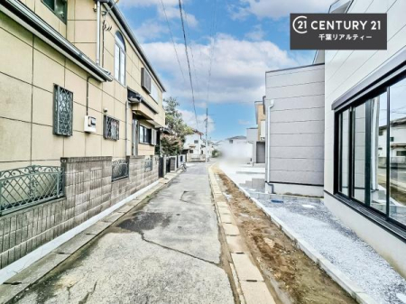 �O�ʓ��H�܂ތ��n�ʐ^ ���Ђ̐��X�^�b�t�����[������������܂Ńg�R�g�����t�����������Ă��������܂��B