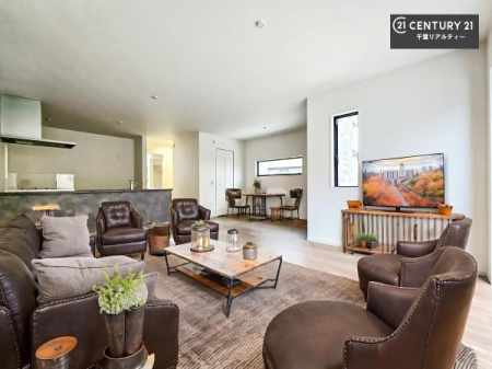 ���r���O �Ƌ��CG�p�[�X�ł��B�S�n�ǂ����r���O�͉Ƒ������R�ƏW�܂�܂��B�Ƒ��c�R�̎��Ԃ����������ł��B���Ƒ��ƁA����w�[���������Ԃ��߂��������ł��ˁB