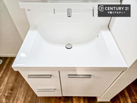 ���ʑ�E���ʏ� �[�����ʑ�{�E���́A�������˂ɂ����̂ł�����ꂪ�y�X�I���������ۂĂ܂��I
�L���C�Ȑ��ʏ��Ŏ��������̃��`�x�[�V�������オ��܂��ˁI