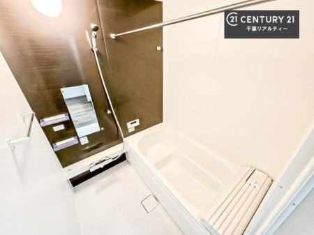 ���� �������������l�̕��͋C�̃o�X���[���́A�V�b�N�ȃf�U�C���Ńo�X�^�C�����[���I
���d���撣���Ă��邲�J���ɂ��D�݂̓����̓����܂����āA�y����ł݂Ă͂������ł��傤���H