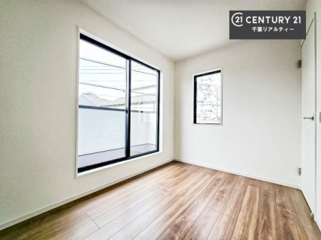 �Q�� �o���R�j�[�ɖʂ��Ă���m���ł��B���邭�����肪����A���C����������ł��܂��I���N���āA�O�ɏo�Ĕw�L�т����[�ċz�����ǂ������}������邱�Ƃ��ł��܂��B