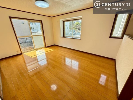 ���r���O �D�����z���܂肪���r���O����ł���ċ��S�n�̗ǂ���Ԃ����o���Ă���܂��I
���났�̎��Ԃ��߂����܂��I