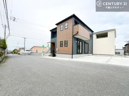 �O�ʓ��H�܂ތ��n�ʐ^ ���ӊ���A���q�l�̂���]�ɍ������������ꏏ�ɂ��ē���v���܂��B�Z��[���A�h�o�C�U�[�ɂ�邲���k������܂��B���Ђ͂��₢���킹�ɑ��Ή����܂��I���҂������܂���I