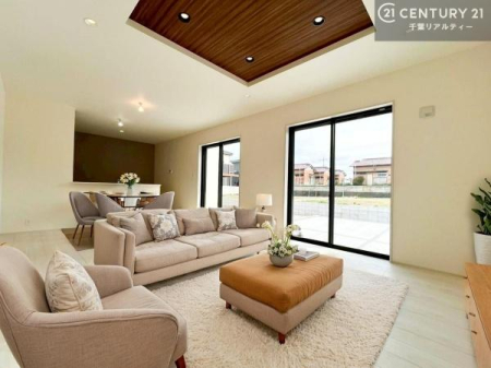 ���r���O �Ƌ��CG�p�[�X�ł��B�J�����̂���L�XLDK�I�\�t�@�[��_�C�j���O�e�[�u����u���Ă������ɂȂ�Ȃ��̂ŉ��K�ɉ߂����܂��I�R�~���j�P�[�V���������₷�����r���O�ł��I