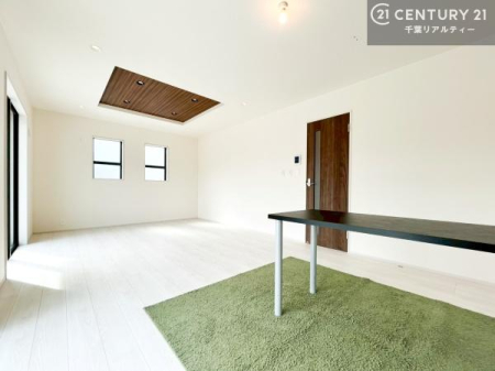 ���r���O �S�n�ǂ����r���O�͉Ƒ������R�ƏW�܂�܂��B�Ƒ��c�R�̎��Ԃ����������ł��B���Ƒ��ƁA����w�[���������Ԃ��߂��������ł��ˁB