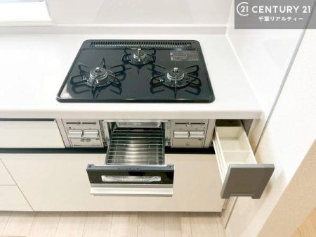 �L�b�`�� �R�����͎O������̂ł������̓����i�s���ł��܂��B
�������O�����t���ł��B�����X�y�[�X���L�X���Ă���׍�Ƃ����₷���I�g�����肪�ǂ��V�X�e���L�b�`���ł��I