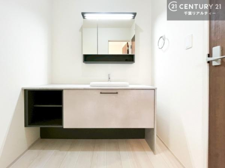 ���ʑ�E���ʏ� �������̂�����ʎ��ł��B��Ԃɂ�Ƃ肪����A�����̐g�x�x�����K�ɍs���܂��B���܂������₷���A�����ς�g�����Ȃ݃`�F�b�N�ɂ��֗��Ȏg������̗ǂ���Ԃł��B