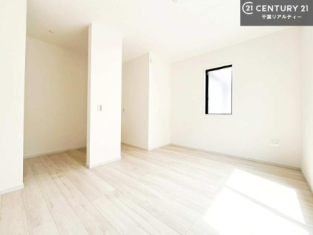 �m�� ���[�X�y�[�X�����Ă��܂��I�������X�b�L�����ڂ��鎖���ł��܂��ˁB
�Ƌ��I�΂Ȃ��V���v���ȃf�U�C���ׁ̈A�Ƌ��I�΂����C�ɓ���̋�ԍ�肪�ł������ł��ˁB