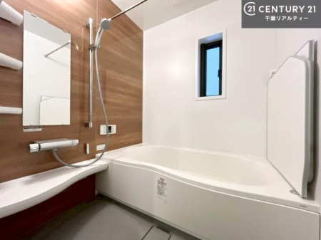 ���� �������������l�̕��͋C�̃o�X���[���́A�����o�Ă��ăo�X�^�C�����[���I
���d���撣���Ă��邲�J���ɂ��D�݂̓����̓����܂����āA�y����ł݂Ă͂������ł��傤���H