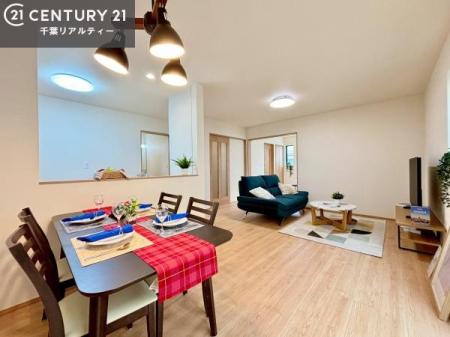 ���r���O �D�����z���܂肪���r���O����ł���ċ��S�n�̗ǂ���Ԃ����o���Ă���܂��I
���났�̎��Ԃ��߂����܂��I