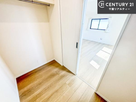 ���[ �E�H�[�N�C���N���[�[�b�g�t���ł��B��������̂��m���Ȃǂ����[���Ă��������ł��ˁI���ɂ���@�������ȂǋG�ߕ��̑傫�ȉƓd�����[�ł��܂��I