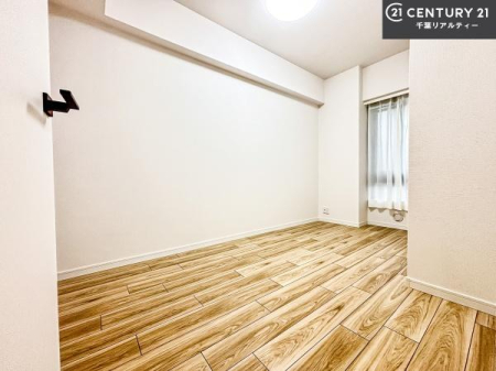 �Q�� �V���v���Ƀf�U�C������Ă��邽�߁A�Ƌ��I�т܂���I
���C�ɓ���̉Ƌ��u���Ă��낰���Ԃ���邱�Ƃ��ł��܂��B