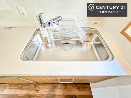 �L�b�`�� ���C�h�ȃV���N�ł��ˁI�������˂ɂ������������₷���Ǝ����y�X�d�l�̃V�X�e���L�b�`���ł��I
�f�U�C�����Ƌ@�\�������˂��L�b�`���Ő�����������܂��ˁI