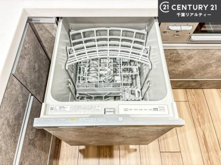 �L�b�`�� �H��@�t���̃L�b�`���ł��I�Z���������r��h�~�Ƃ��đ�ϊ��􂷂�֗��Ȏd�l�ł��I�r���g�C���Ȃ̂ŃL�b�`���̏ꏊ����炸�����X�y�[�X���L���g�����Ƃ��o���܂��I