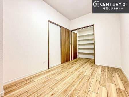 �Q�� �D���������������ޗm���́A���̖ڊo�߂��C�������ǂ������ł��ˁB���������Ԃ��������Ɖ߂������Ƃ��ł��܂��B�D�����F�����̃t���[�����O���ǂ�ȉƋ�ɂ��}�b�`���܂��I