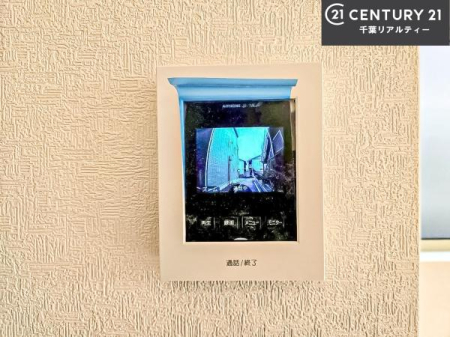 ���̑����� TV���j�^�[�t���C���^�[�z��������A�K��҂��f���Ŋm�F���Ă���Ή��ł��邽�߁A�h�Ɩʂ����S�ł��B���q�l�̂�����Ԏ��ɂ��S�����A���Ƒ��̈��S�E���S�ȕ�炵���T�|�[�g���܂��B