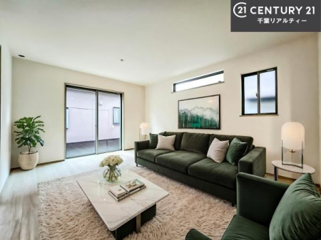 ���r���O �Ƌ��CG�p�[�X�ł��B�J�����̂���L�XLDK�I�\�t�@�[��_�C�j���O�e�[�u����u���Ă������ɂȂ�Ȃ��̂ŉ��K�ɉ߂����܂��I�R�~���j�P�[�V���������₷�����r���O�ł��I