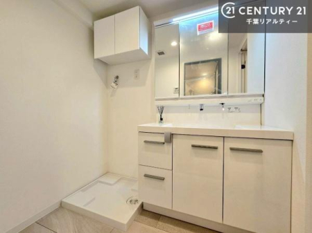 ���ʑ�E���ʏ� �O�ʋ��d�l�̐��ʏ��́A�g�����Ȃ݂����₷������I���͎��[�ɂȂ��Ă��܂��B�h���C���[�₨���ϓ����Еt������̂Ő��ʑ������X�b�L���ƌ����邱�Ƃ��o���܂��I